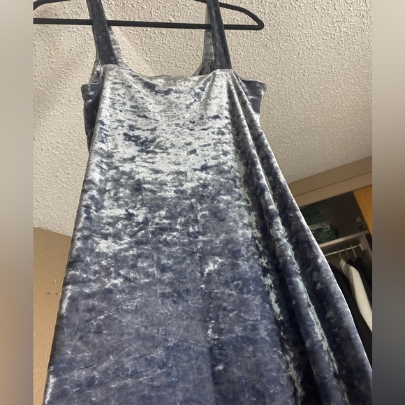 NWT Urban Outfitters - Cheap Monday crushed velvet silver dress - L - Picture 7 of 8